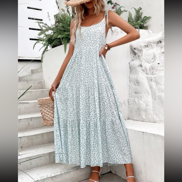 Ditsy floral maxi sundress - Picture 2 of 5